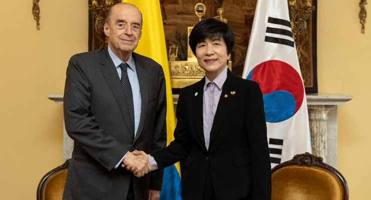 Ministro de Relaciones Exteriores, Álvaro Leyva Durán y la Vicepresidente la Asamblea Nacional de Corea, KIM Young Joo dialogaron sobre las políticas de cooperación y cambio climático