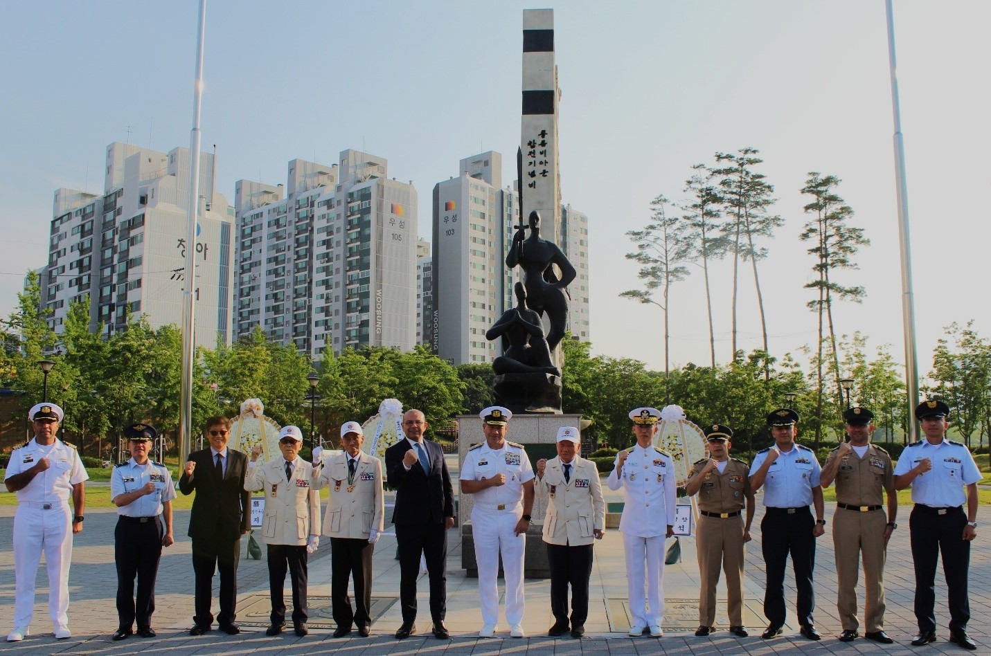 Culmina con éxito la visita la República de Corea del Comandante de la Armada Nacional Juan Ricardo Rozo Obregón
