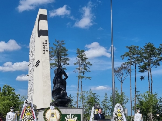 Con ofrenda floral se conmemoró el septuagésimo (70º) aniversario del arribo del batallón Colombia a Corea del Sur, en el marco de la Guerra de Corea