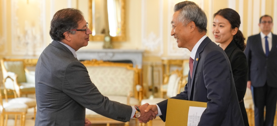Embajador de la República de Corea, Lee Wang Keun, presentó sus cartas credenciales ante el Presidente de la República de Colombia, Gustavo Petro