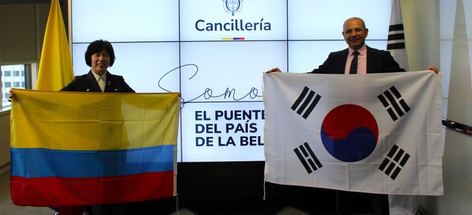 La Embajada recibe a la Ministra de Asuntos de Veteranos y Patriotas de la República de Corea
