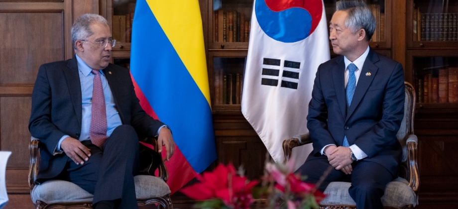 Viceministro de Relaciones Exteriores le dio la bienvenida a Colombia al nuevo Embajador de Corea, Lee Wang Keun