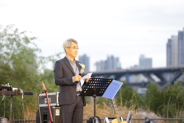 El Presidente de la Asociación de Editores de Corea, Yoon Chool Ho, dirige un mensaje a Colombia al culminar su participación como país invitado de honor a la Feria Internacional del Libro de Seúl.
