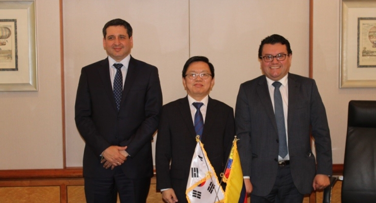 Embajador Juan Carlos Caiza participó en encuentro entre el Director de la DIAN y el Vicecomisionado de Servicio Aduanero de Corea