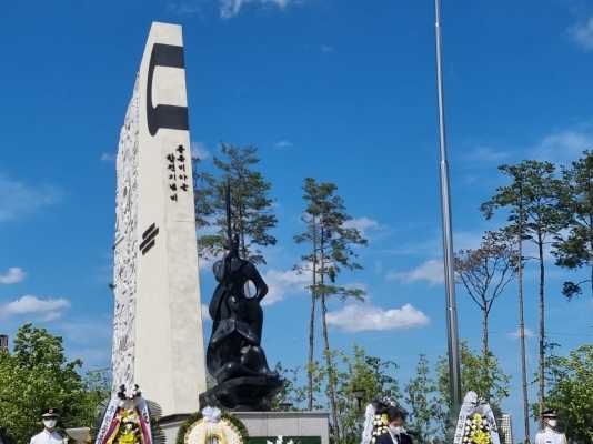 Con ofrenda floral se conmemoró el septuagésimo (70º) aniversario del arribo del batallón Colombia a Corea del Sur, en el marco de la Guerra de Corea
